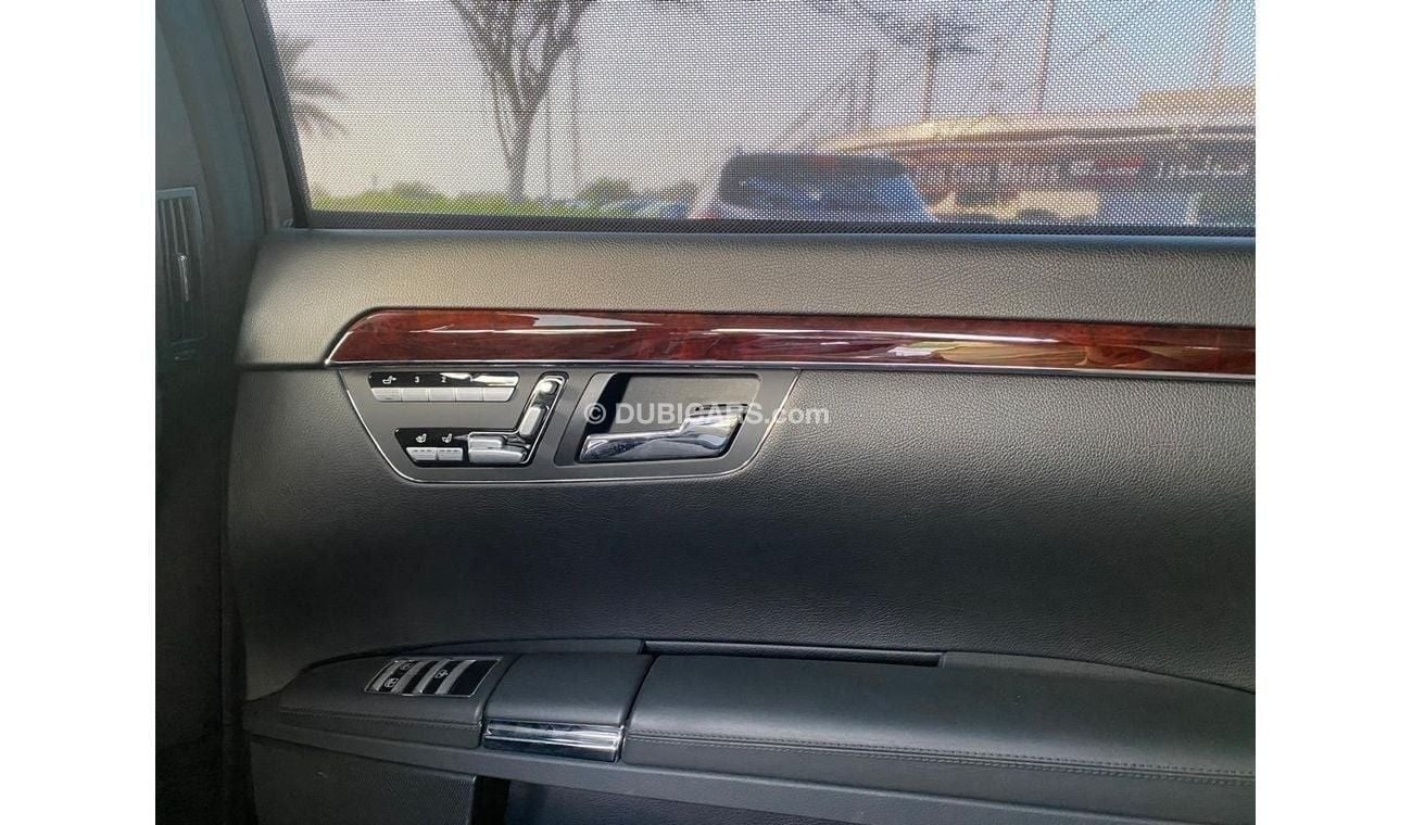 مرسيدس بنز S 550