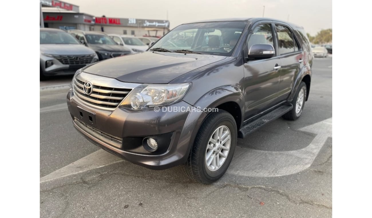 Toyota Fortuner Toyota Fortuner 2014 EXR 2.7 V4 petrol left hand drive