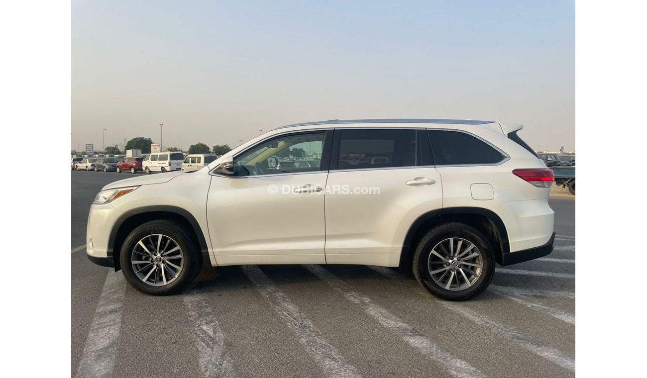 Toyota Highlander 2018 Toyota Highlander XLE 3.5L V6 Full Option Sunroof 7 Leather Seats - Radar & BSM Auto Trunk - 53