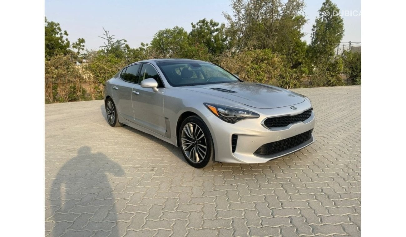 Kia Stinger GT Kia Stinger Premium 2018 Silver 2.0L vin: KNAE25LA9J6021345