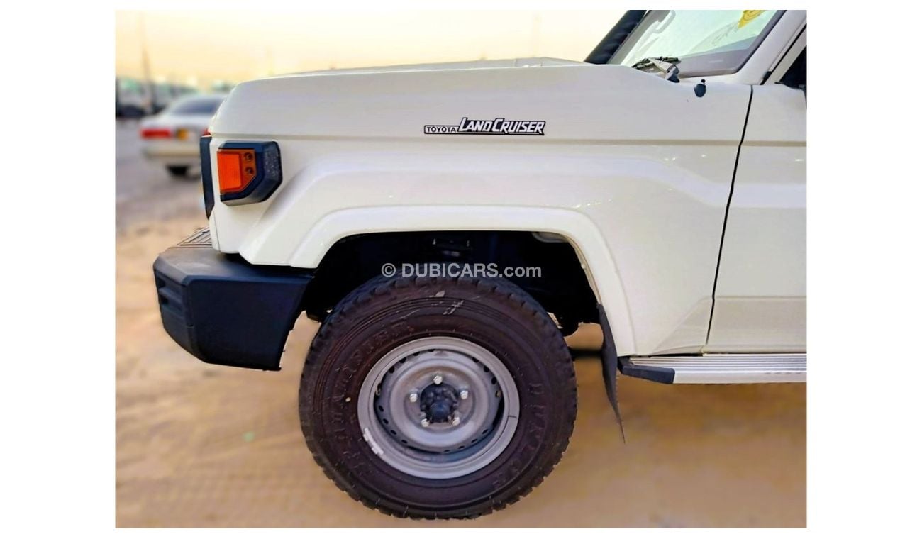 تويوتا لاند كروزر بيك آب Toyota land Cruiser pickup Double cabin Diesel  4.2L 6V M/T 4*4 basic 2024