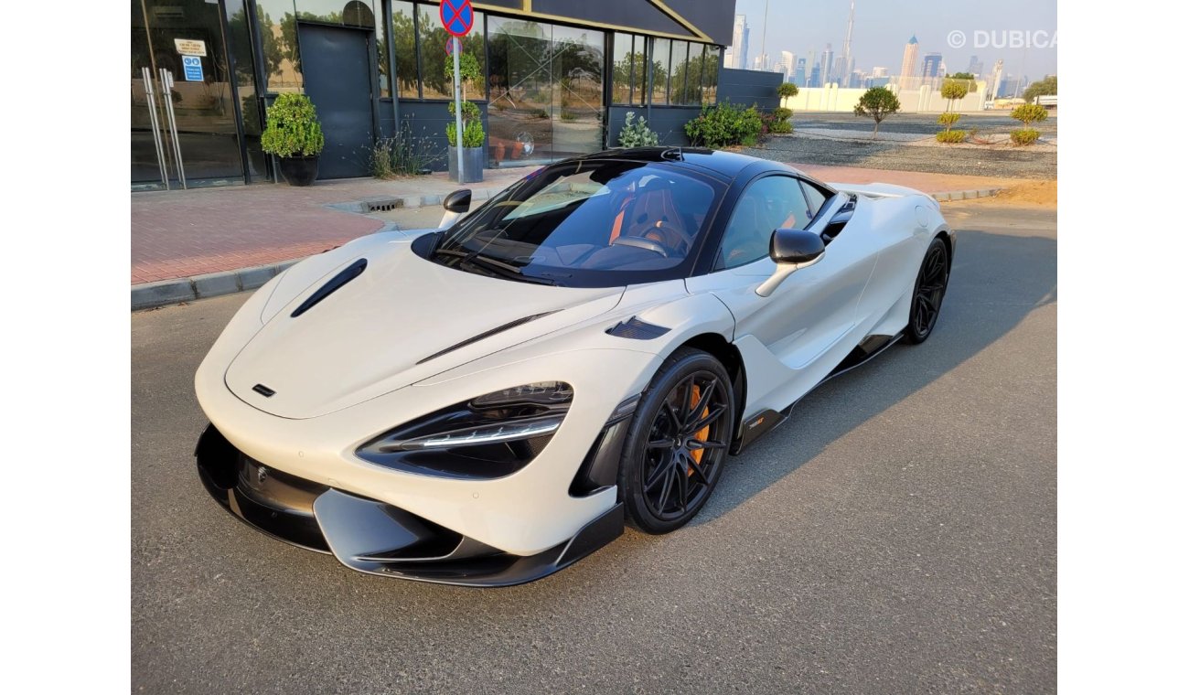 مكلارين 765LT 2022 Brand New - 1 of 765 units only made