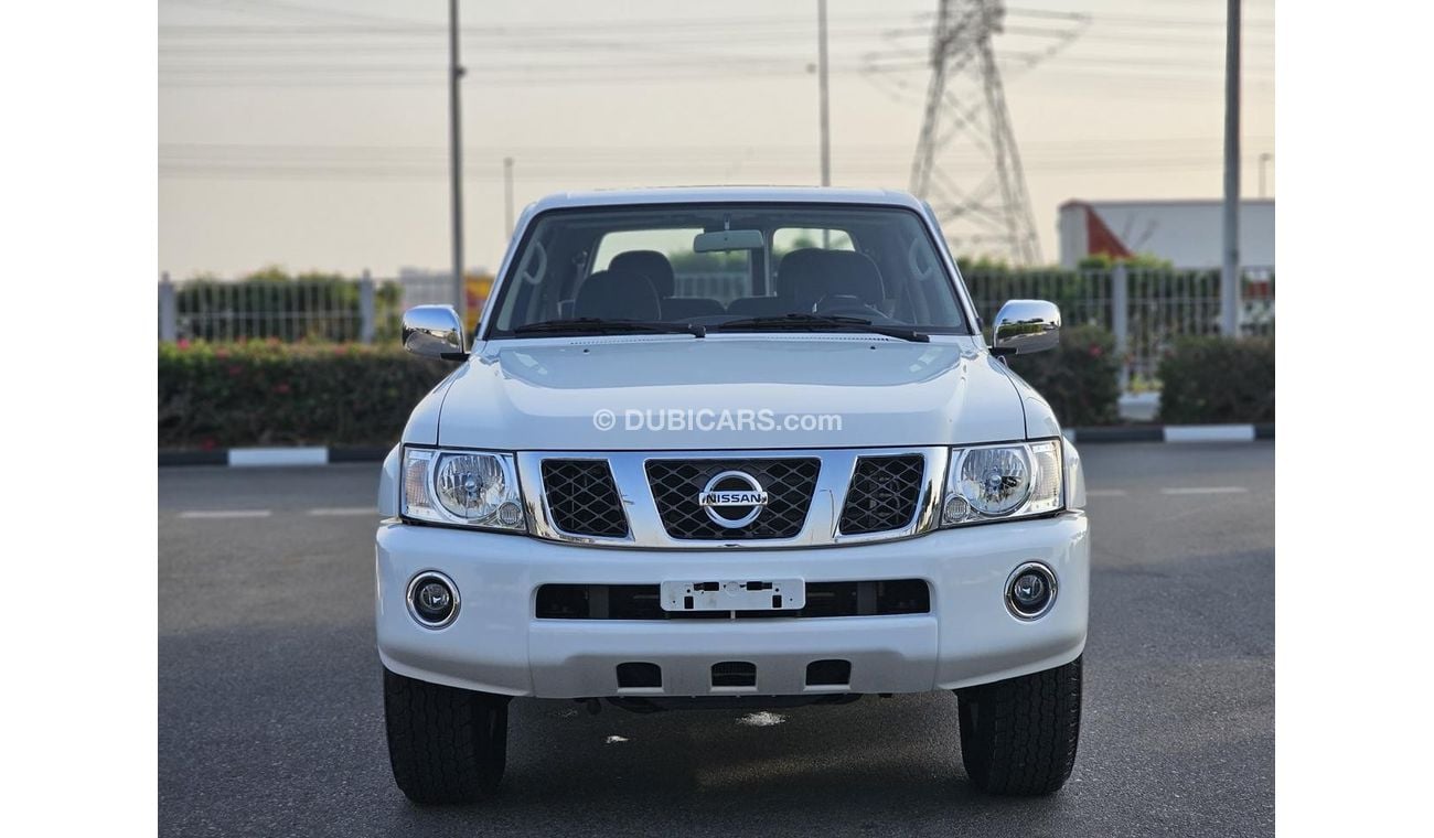 Nissan Patrol Safari GL 4.8L M/T (7 Seater)