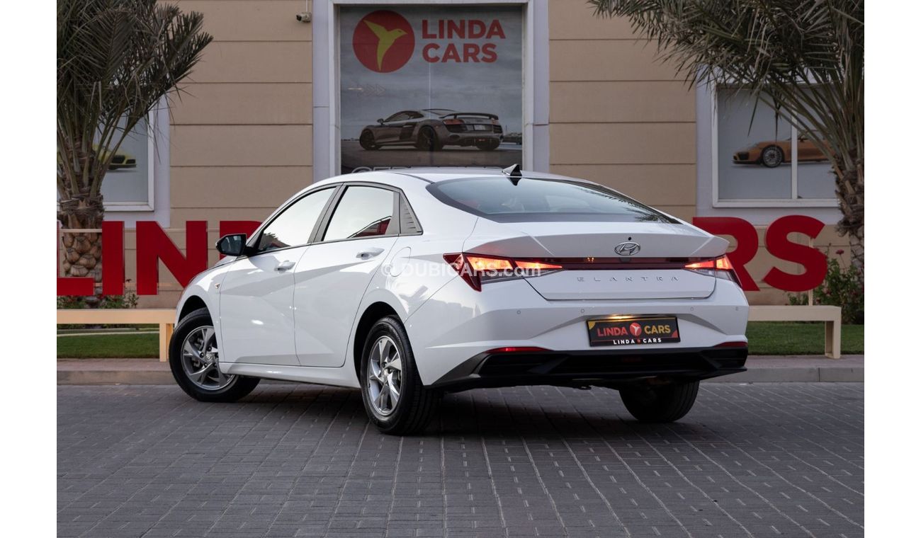 Hyundai Elantra Smart 1.6L Hyundai Elantra 2023 GCC under Agency Warranty with Flexible Down-Payment.