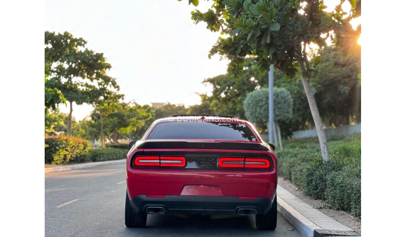 Dodge Challenger R/T 5.7L (375 HP)