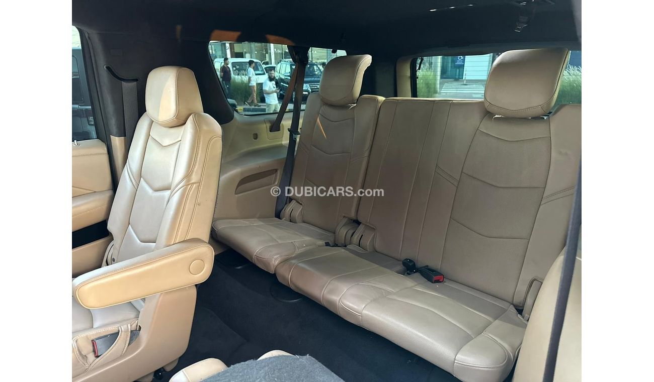 Cadillac Escalade Platinum LWB / GCC Spec