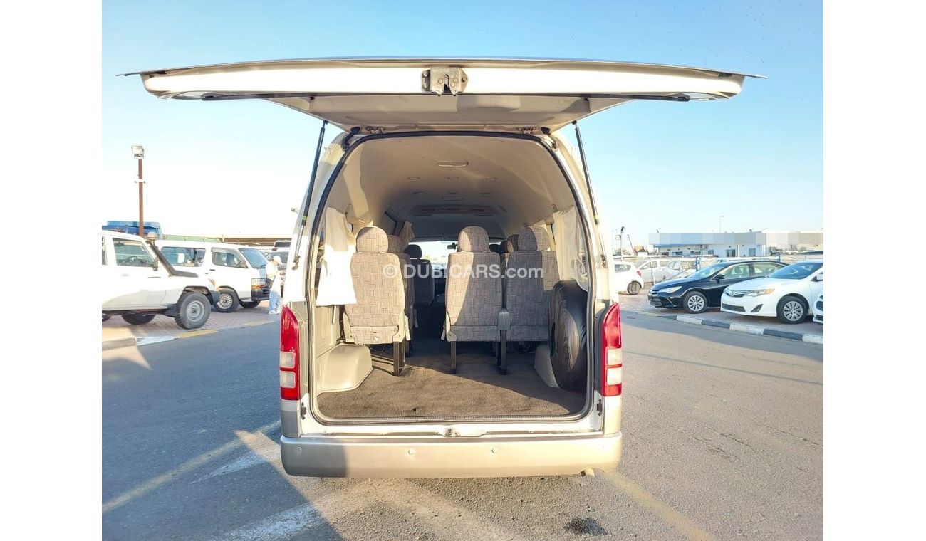 تويوتا هاياس TOYOTA HIACE COMMUTER VAN RIGHT HAND DRIVE(PM01634)