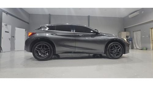 Infiniti QX30