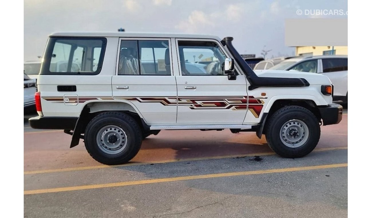 Toyota Land Cruiser Pick Up TOYOTA LAND CRUISER GCC LC76 4.5L 5 DOORS