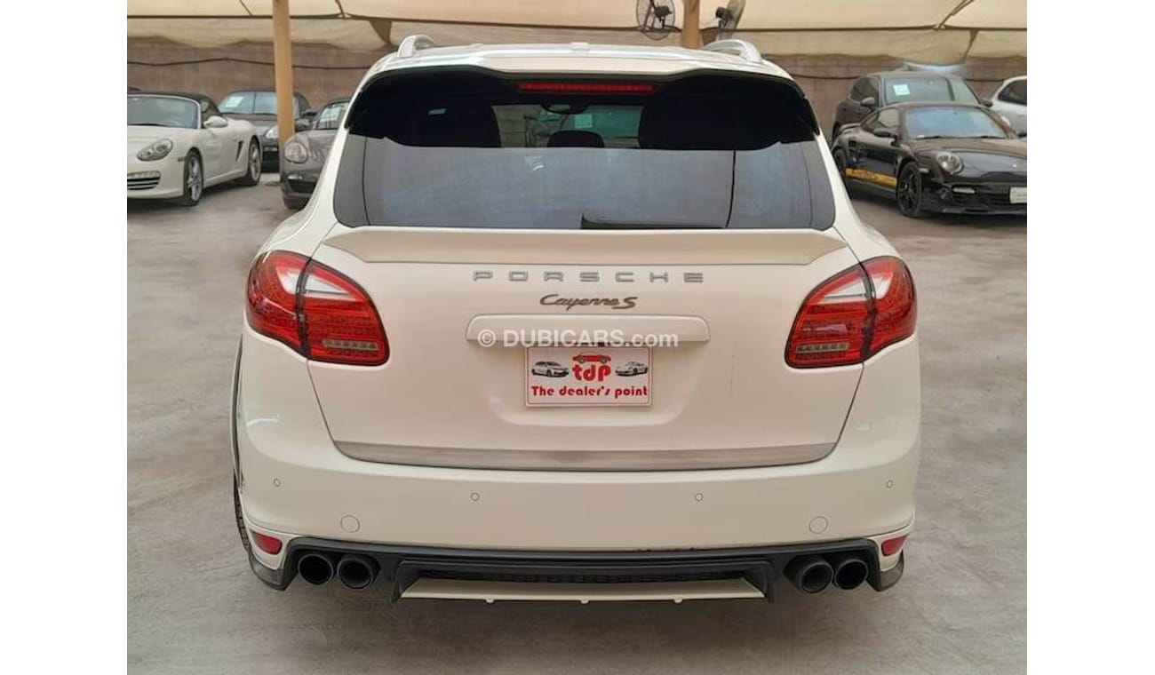 بورش كايان PORSCHE CAYENNE S 4.8L 2011 WITH SUNROOF, AERO BODY KIT, LEATHER SEATS, T.V NAVIGATION AND MUCH MORE