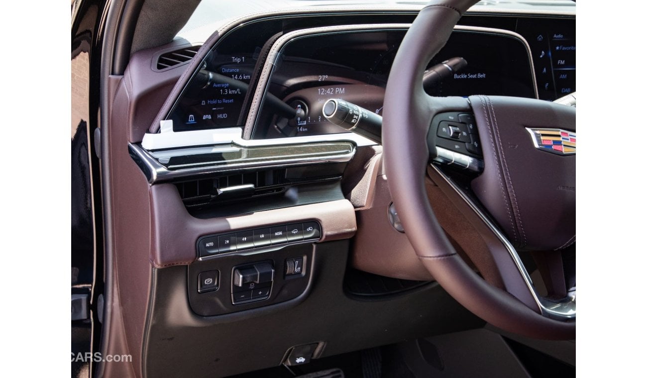 Cadillac Escalade 4WD SPORT PLATINUM + TV + 36 SPEAKER/GCC. For Export