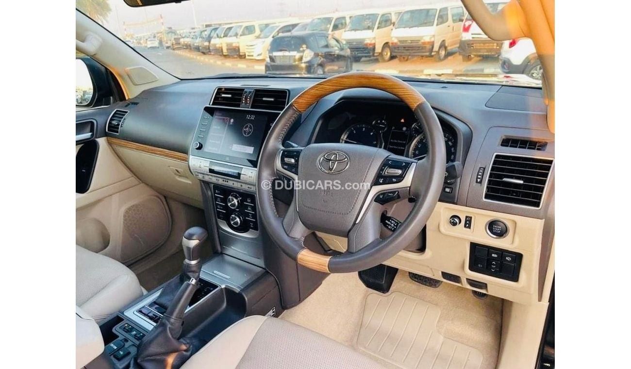 تويوتا برادو Toyota Kakadu prado 2021 full option sunroof. Electric seats . Leather seats. Coolbox. In Excellent