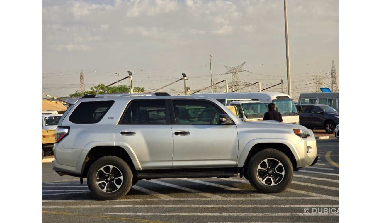 تويوتا 4Runner 2020 model 4X4 , leather seats and Rear camera