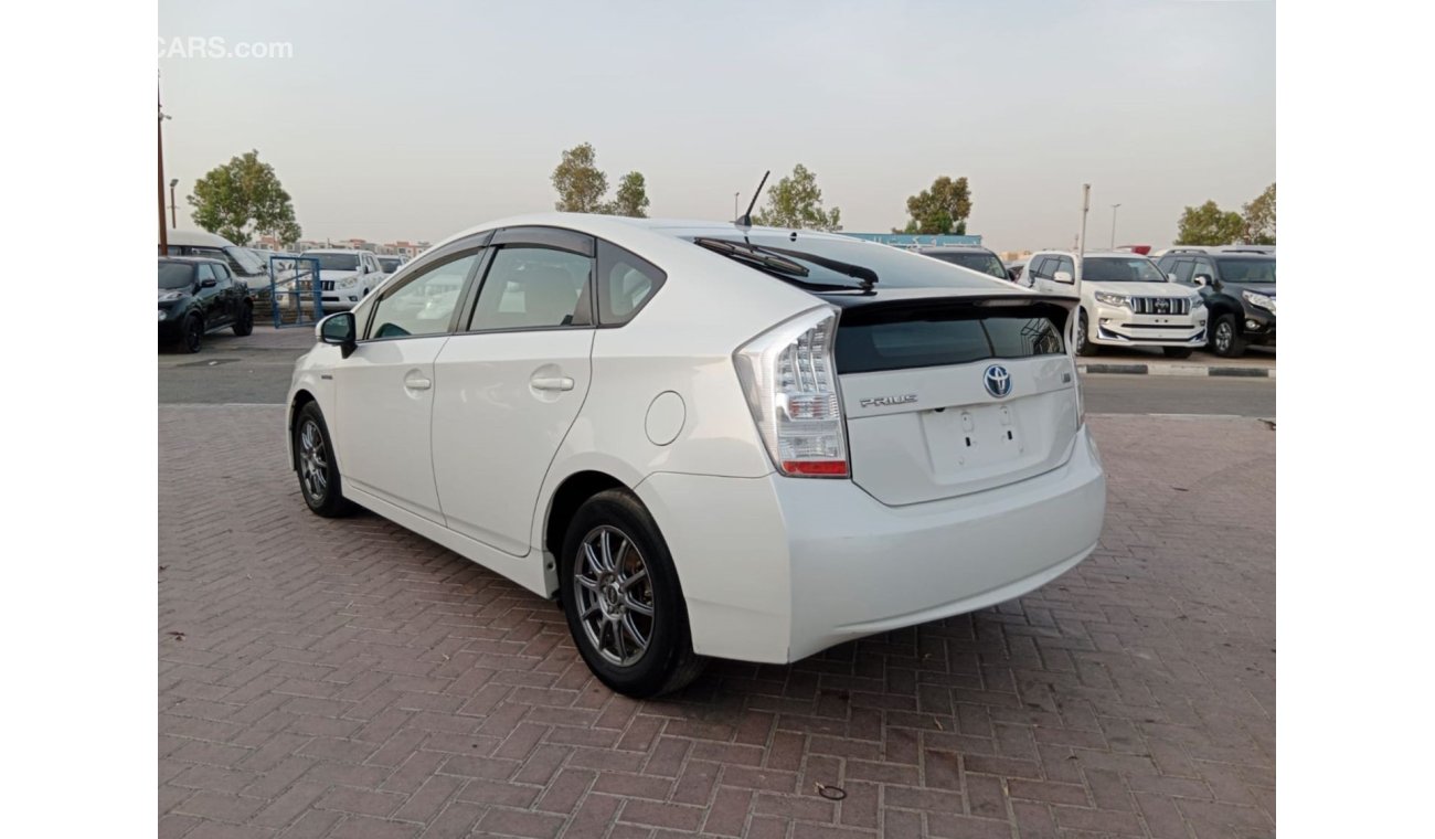 تويوتا برياس TOYOTA PRIUS RIGHT HAND DRIVE (PM1593)