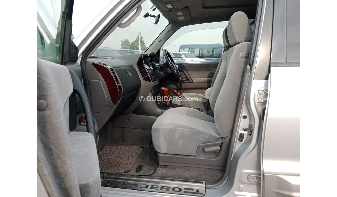 ميتسوبيشي باجيرو MITSUBISHI PAJERO RIGHT HAND DRIVE(PM05806)