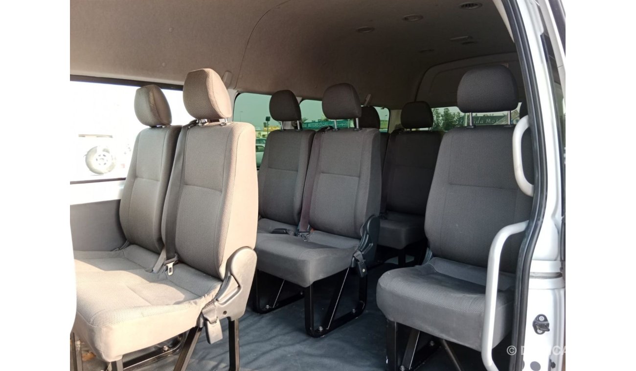 تويوتا هاياس TOYOTA HIACE VAN RIGHT HAND DRIVE (PM1260)