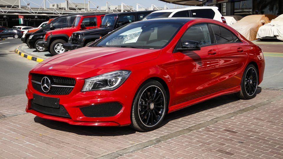 Mercedes CLA 200 красный