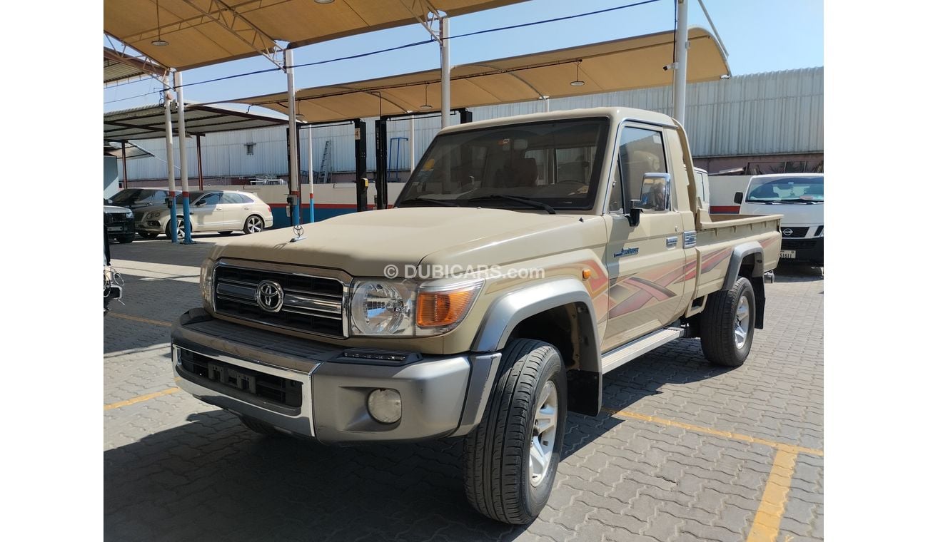 Toyota Land Cruiser Pick Up