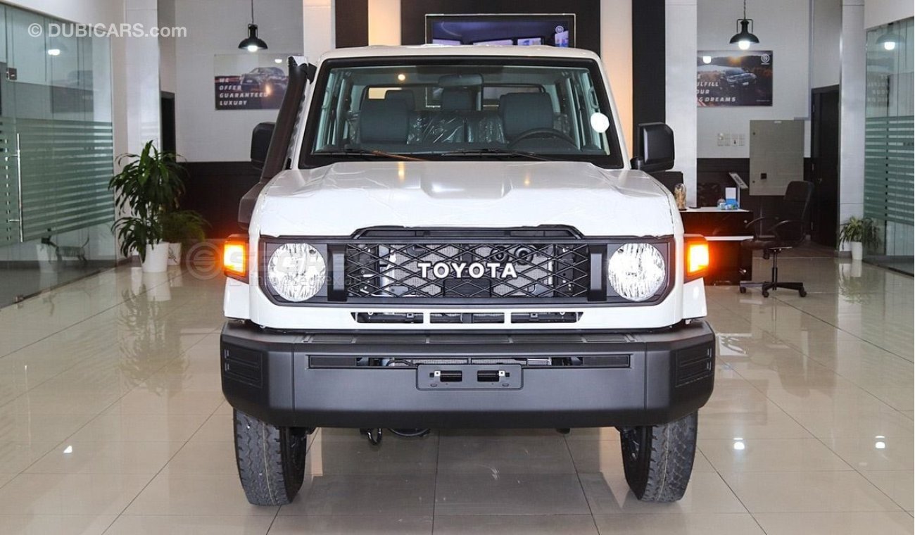 تويوتا لاند كروزر هارد توب 2024 Model Toyota Land Cruiser Hardtop LC76, 4.2L Diesel 4WD 5M/T (SFX.J7642)