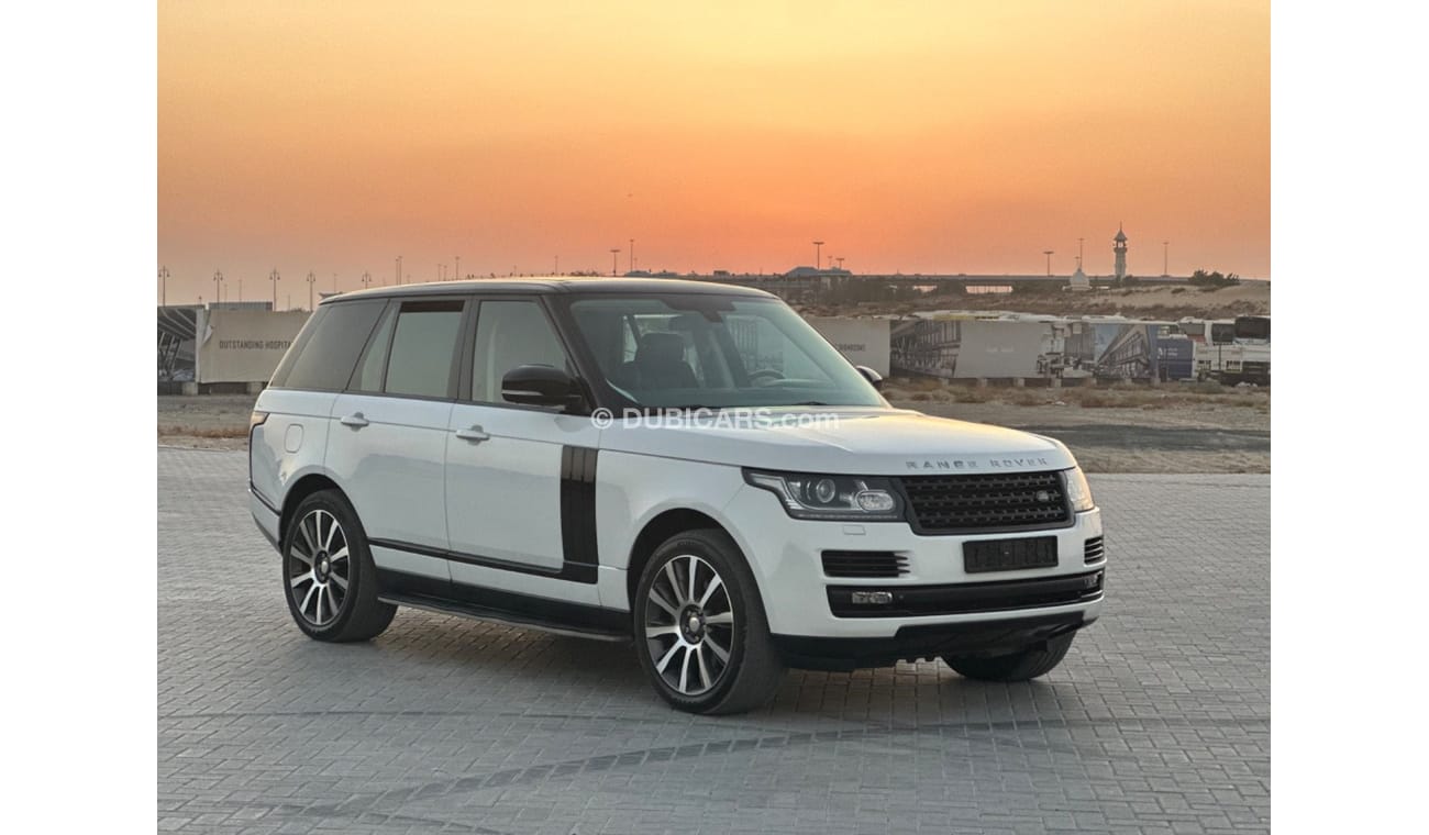 Land Rover Range Rover MODEL 2014 GCC CAR PERFECT CONDITION FULL OPTION PANORAMIC ROOF 2 keys