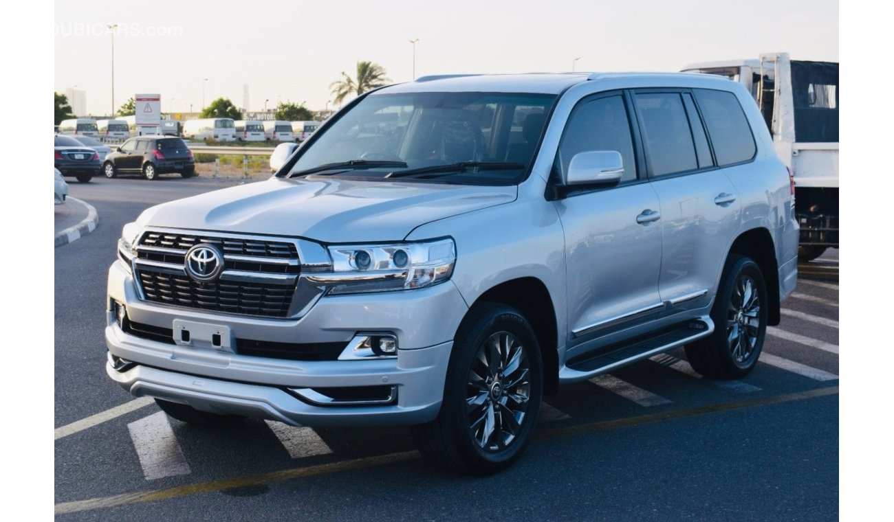 Toyota Land Cruiser VXR Toyota landcuriser 2020 V8 Right hand drive