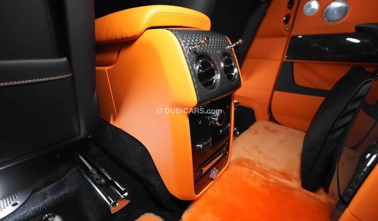 Rolls-Royce Cullinan | X-MAS AND NEW YEAR SPECIAL PRICE | BLACK BADGE | BRAND NEW | 2024 | FULL OPTION | BROWN OBSIDIAN