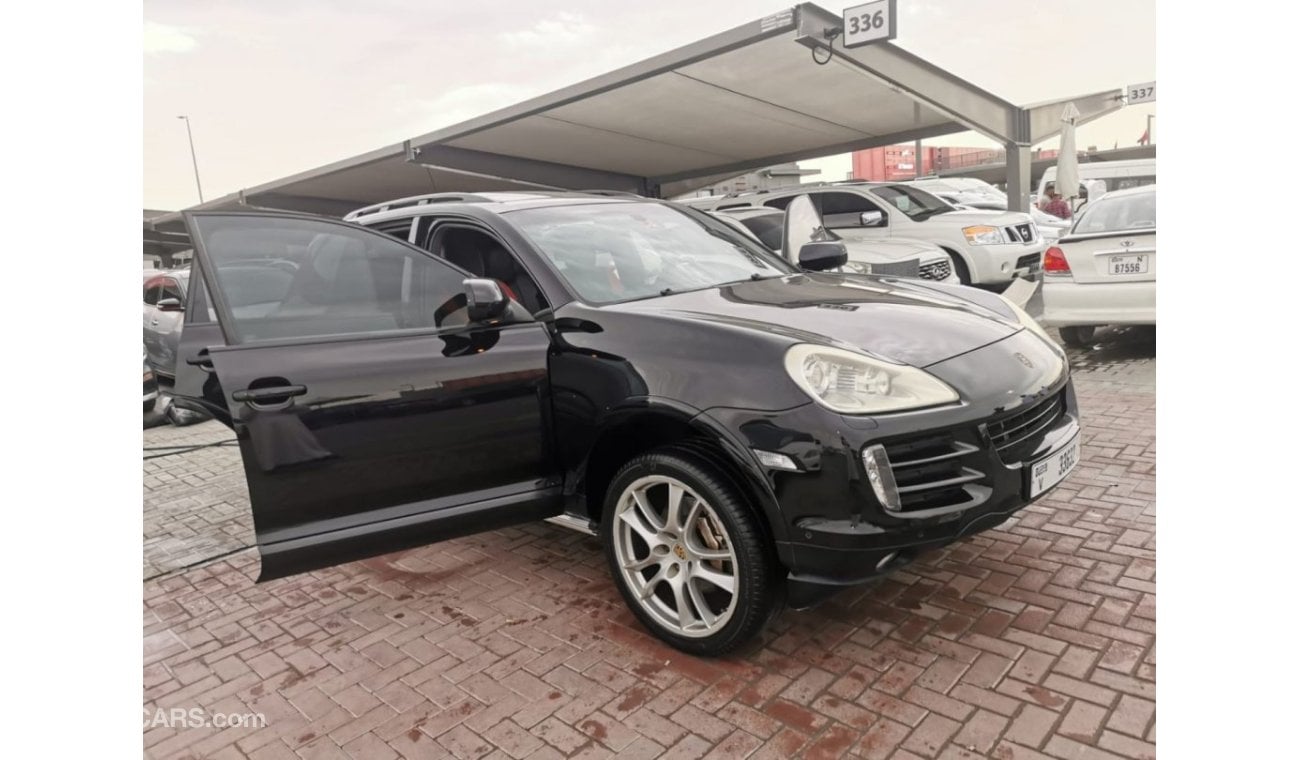 Porsche Cayenne In excellent condition and requires no expenses