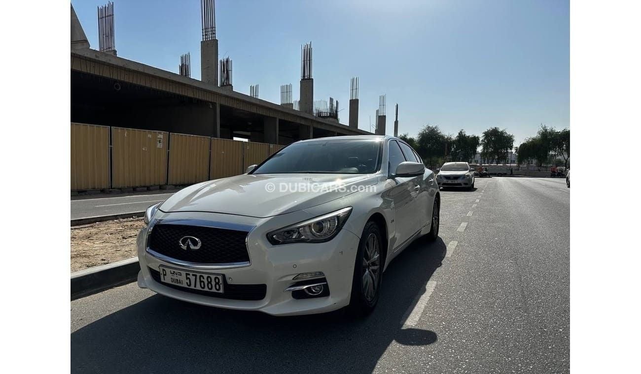 Infiniti Q50 Luxe 2.0L