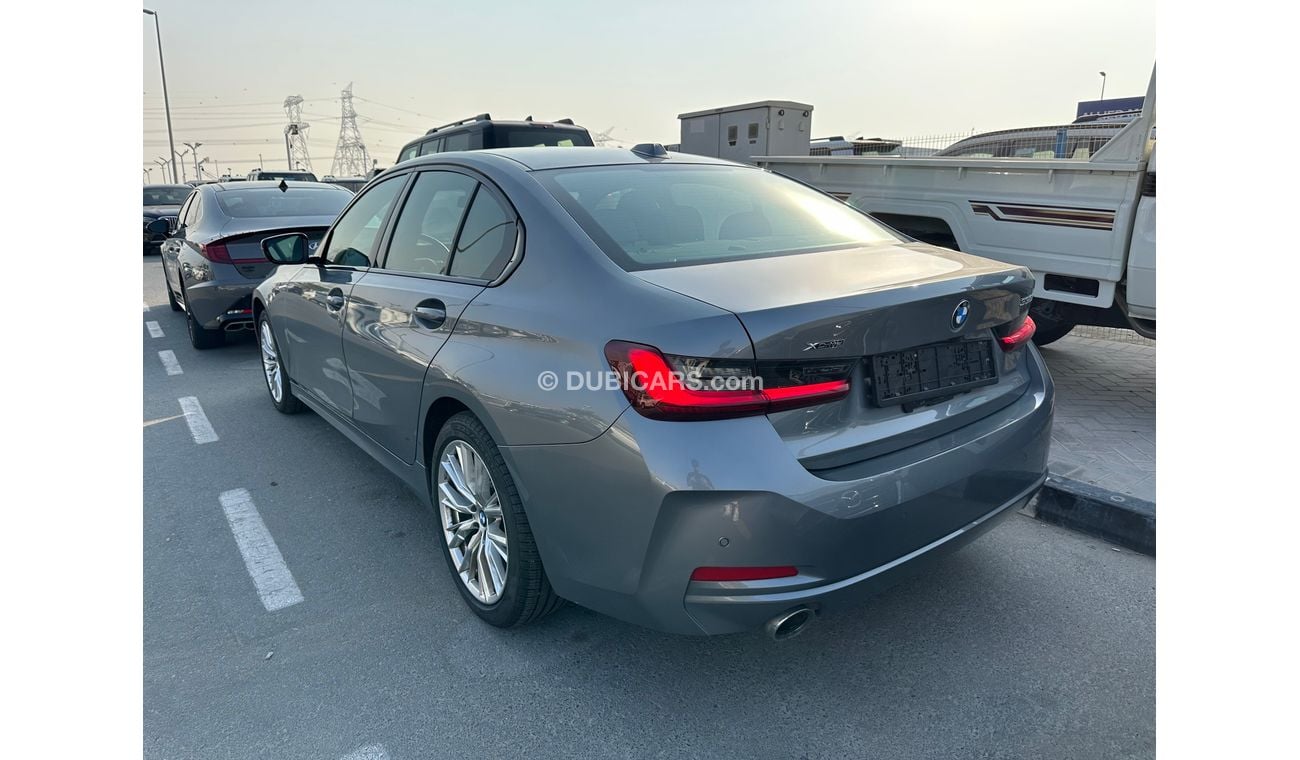 بي أم دبليو 330i 330i Xdrive