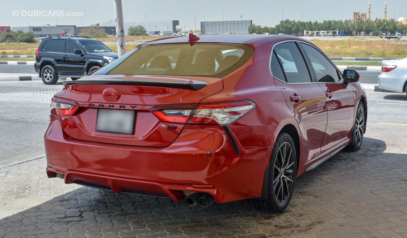 Toyota Camry SE