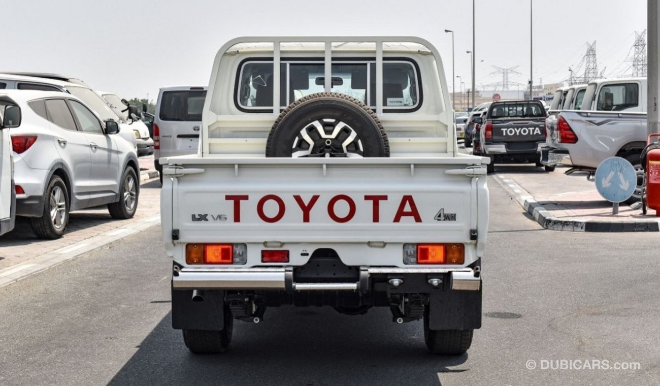 Toyota Land Cruiser Pick Up 4.0l - AT - Fog Lamp - Winch - Alloy Wheel - Snorkel - Leather Seats - Central Lock - Power Window