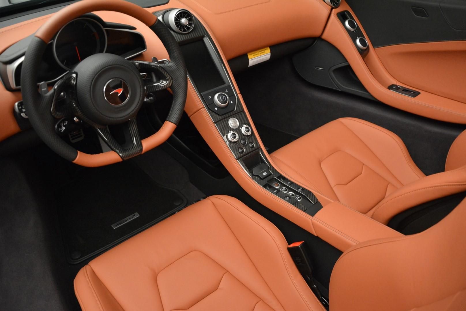 McLaren 675 interior - Cockpit