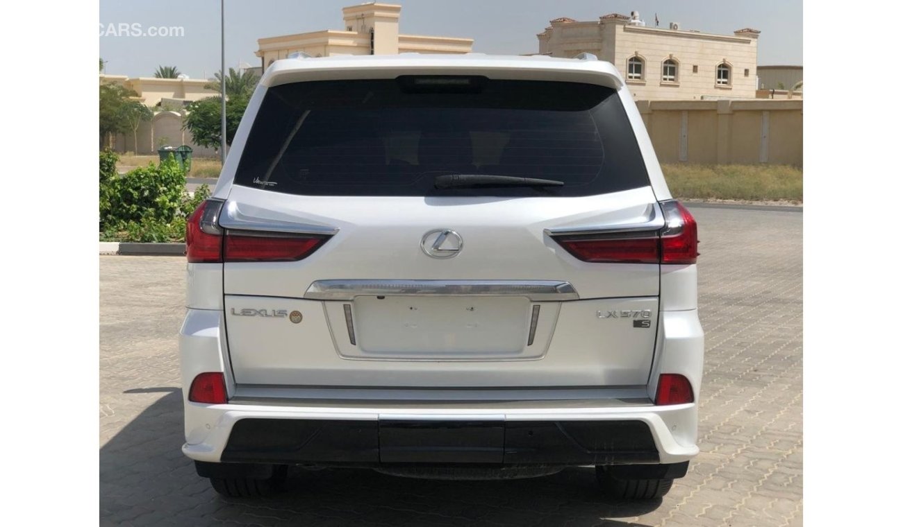 Lexus LX570 Signature Black Edition LX570 SIGNAITUR 2018 (صبغ وكاله بدون حوادث) ,Free accident ،٪؜ Original pain