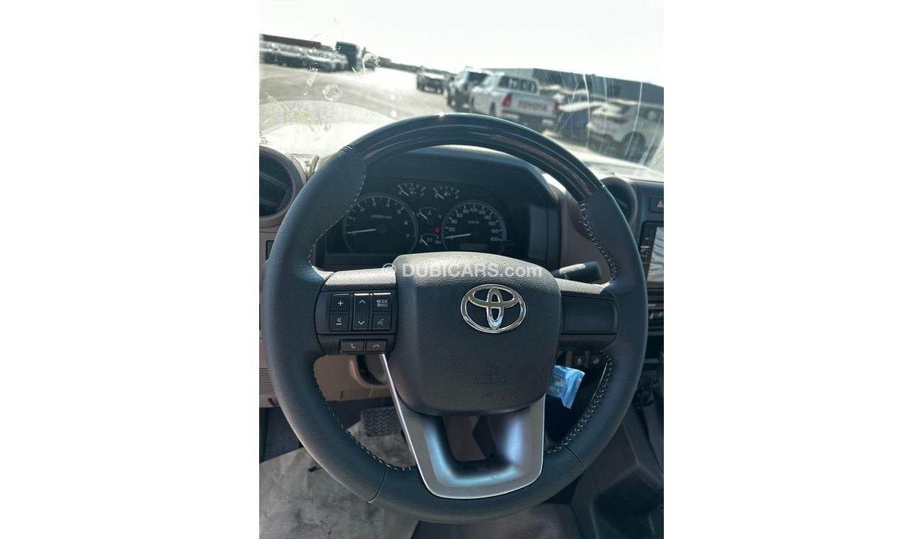 Toyota Land Cruiser Pick Up LC79 SC AT 4.0L PETROL 2024MY