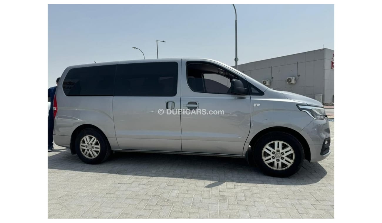 Hyundai H1 Starex