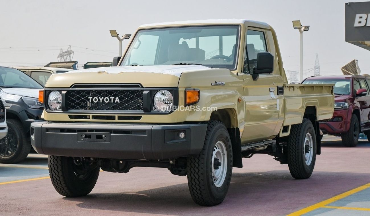 Toyota Land Cruiser Pick Up Toyota Land Cruiser Pickup 4.0Ltr SINGLE CABIN WITH DIFFLOCK POWER WINDOWS MY2024-BIEGE