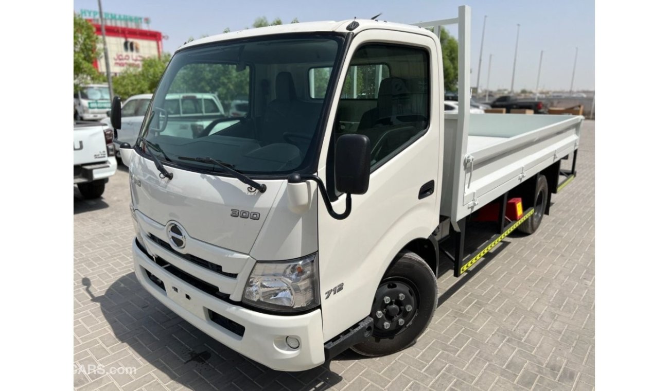 هينو 300 2024 Hino 300-Series 712 4.0-TON Payload Chassis 4.0L 4-Cyl Diesel M/T 4x2 Only for Export