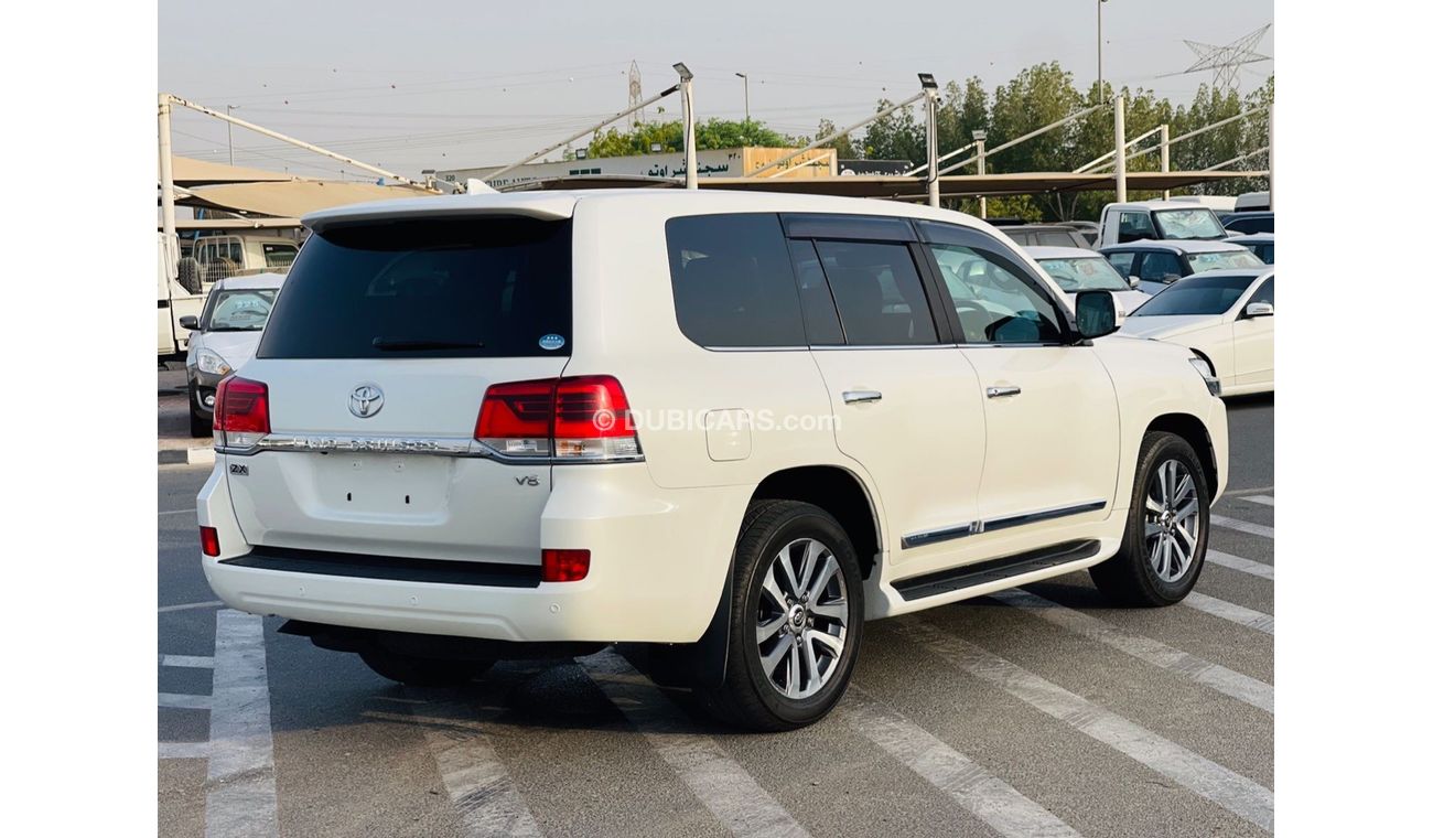 Used Toyota Land Cruiser 2020 for sale in Dubai - 538833