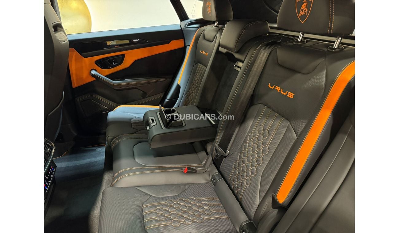 Lamborghini Urus S Orange INT.