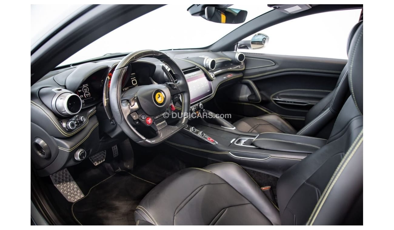 فيراري GTC4Lusso Ferrari GTC4LUSSO T V8