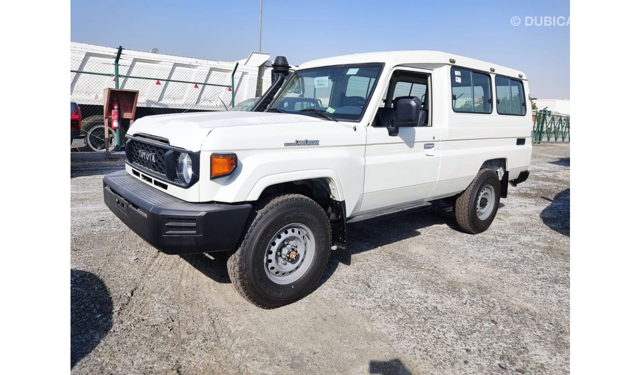 Toyota Land Cruiser Hard Top 78 MT 4.2L DIESEL 3 DOORS 4WD WITH DIFFLOCK