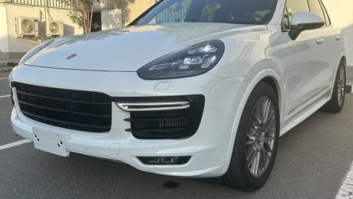 Porsche Cayenne GTS fully loaded