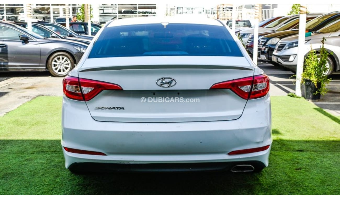 Hyundai Sonata Hyundai models 2015 White COULOUR Number 2 EXelent Condition.