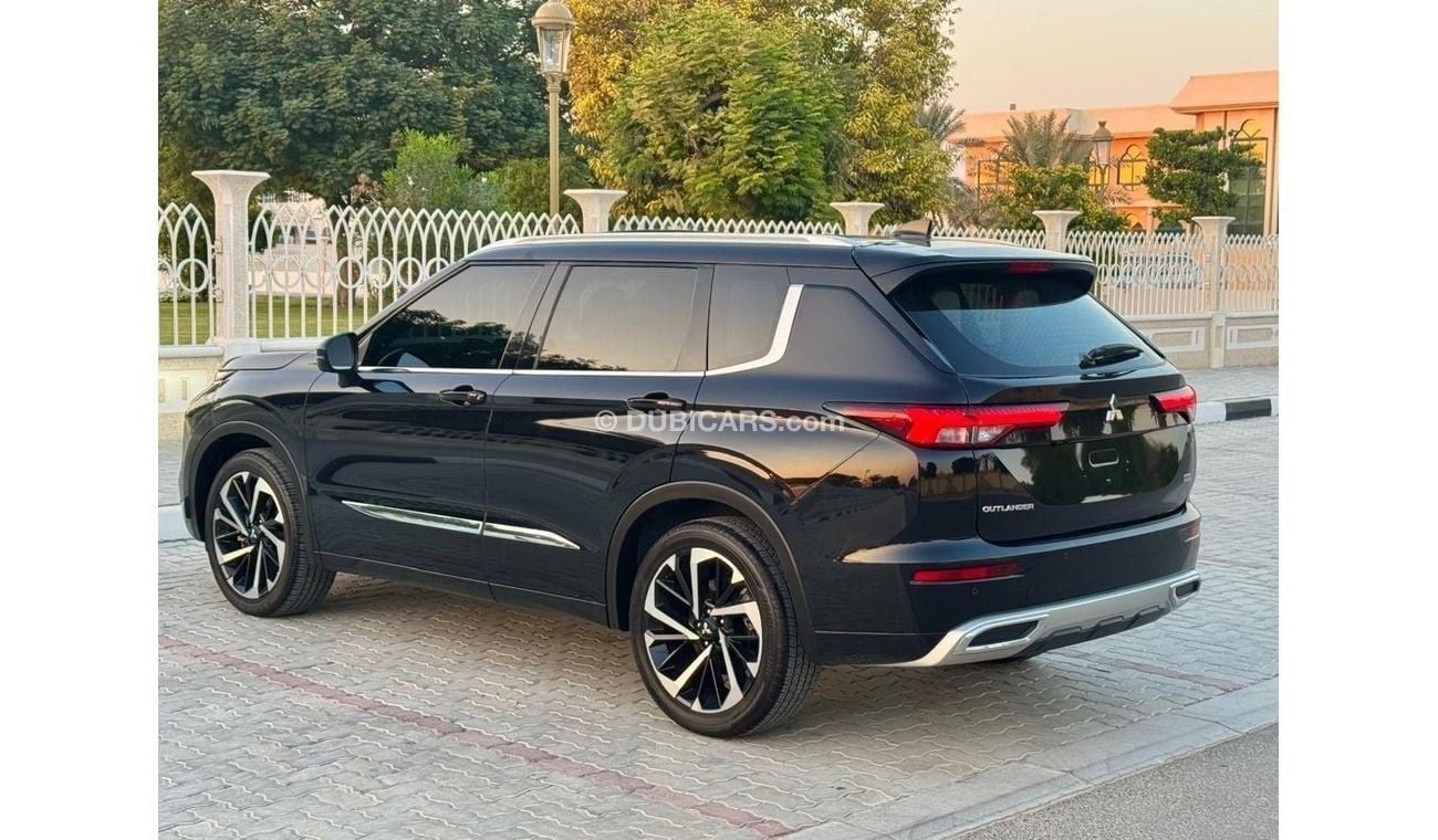 ميتسوبيشي آوتلاندر Mitsubishi Outlander 2023 TOP OF RANGE NO:1 Limited Edition GCC Spec.