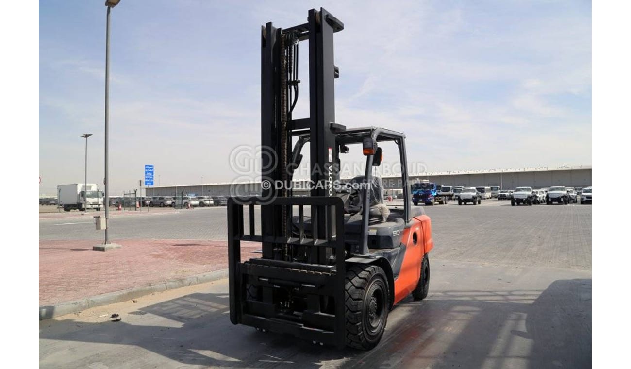 تويوتا فورك ليفت TOYOTA FORKLIFT DIESEL 5 TON W/SIDE SHIFT 3 STAGE 3 LEVER 3.7M LIFT HEIGHT MY23