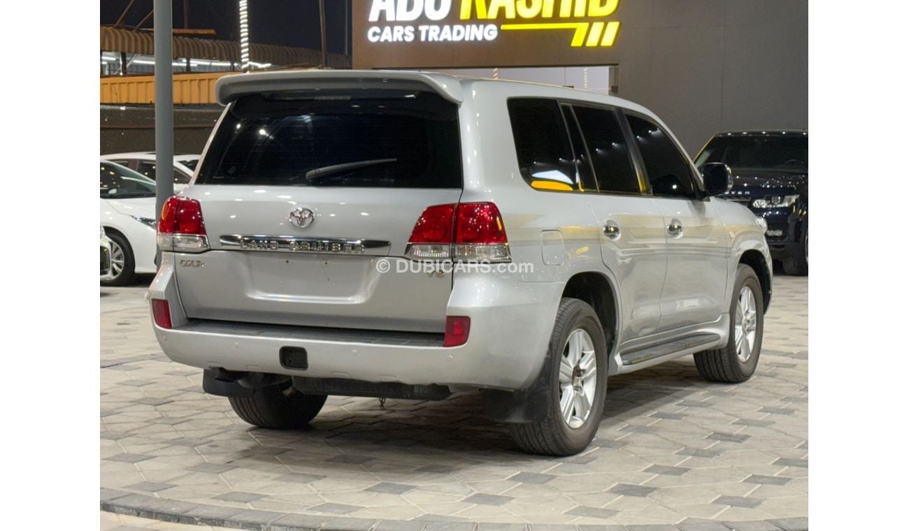 Toyota Land Cruiser GXR V8