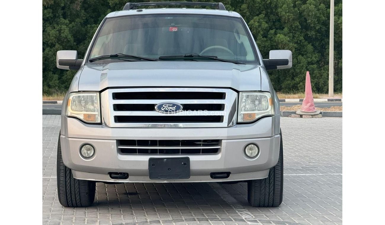 Ford Expedition XLT In excellent condition and requires no expenses