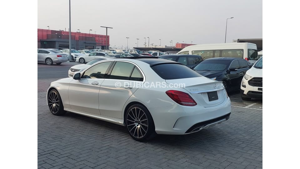 Used Mercedes-Benz 300 2016 for sale in Dubai - 661919