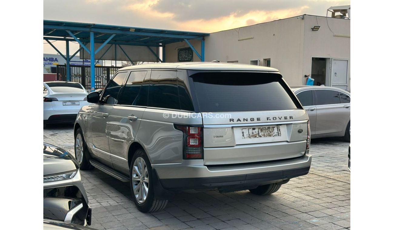 Land Rover Range Rover HSE 5.0L - 2014 - V8 - 375 HP - GCC Specs - One Owner - Perfect Condition - Full Service History