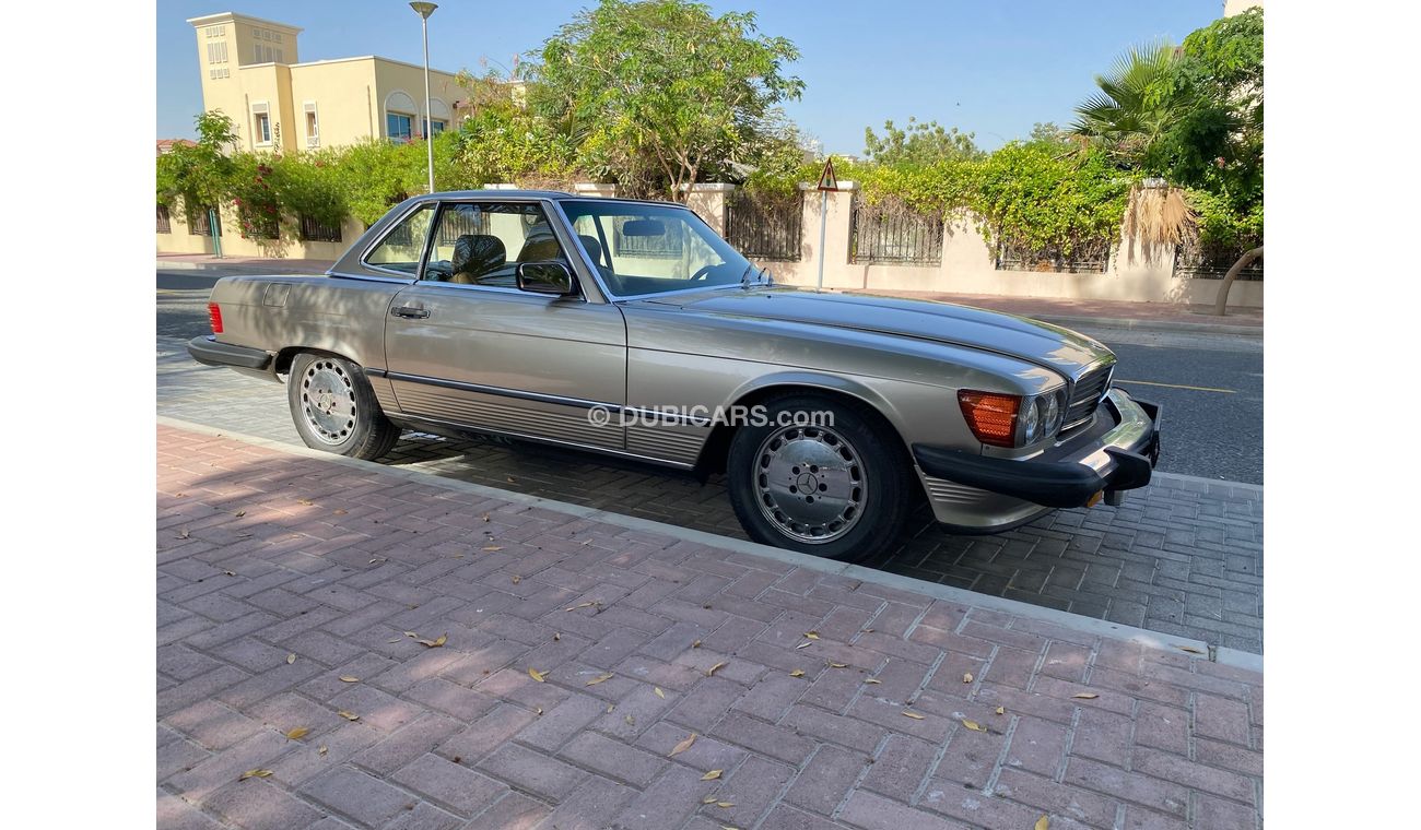 Mercedes-Benz 560 SL R107 in excellent condition